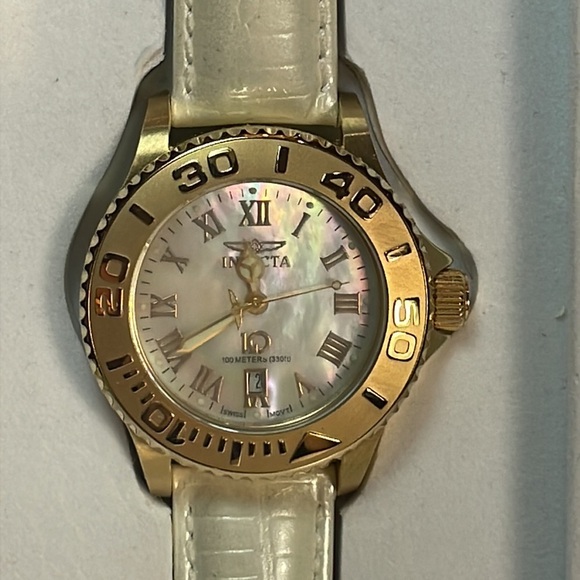 Invicta Lupah Women's Watch with Mother of Pearl Dial & Interchangeable Straps - Picture 5 of 9